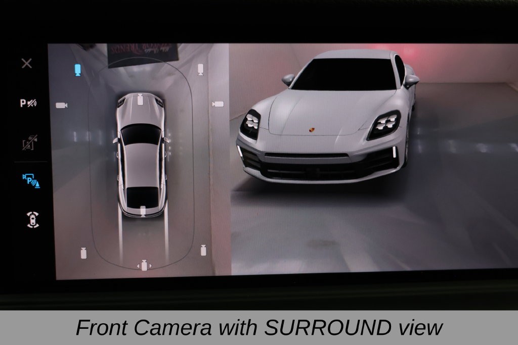 Porsche Panamera Vehicle Full-screen Gallery Image 21