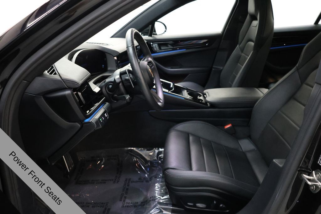 Porsche Panamera Vehicle Full-screen Gallery Image 31
