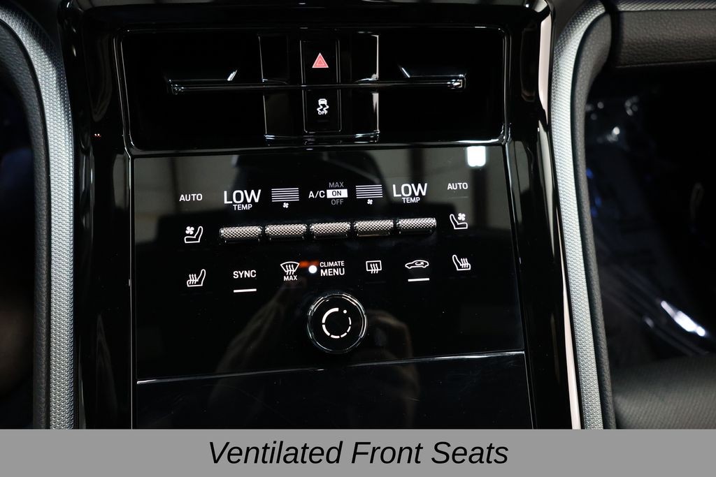 Porsche Panamera Vehicle Full-screen Gallery Image 33