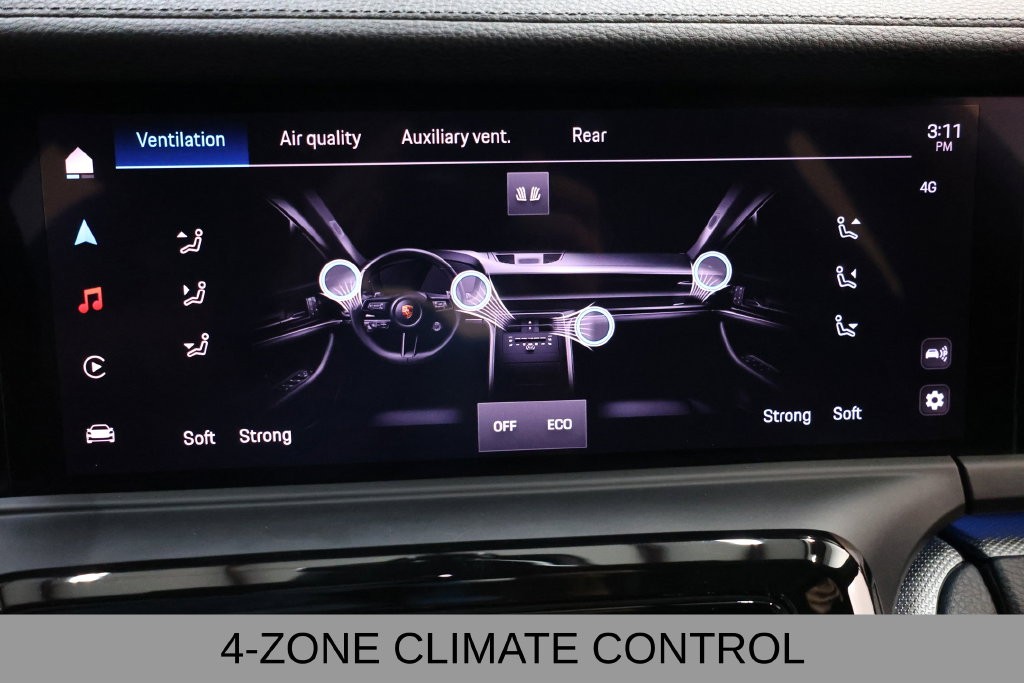 Porsche Panamera Vehicle Full-screen Gallery Image 35