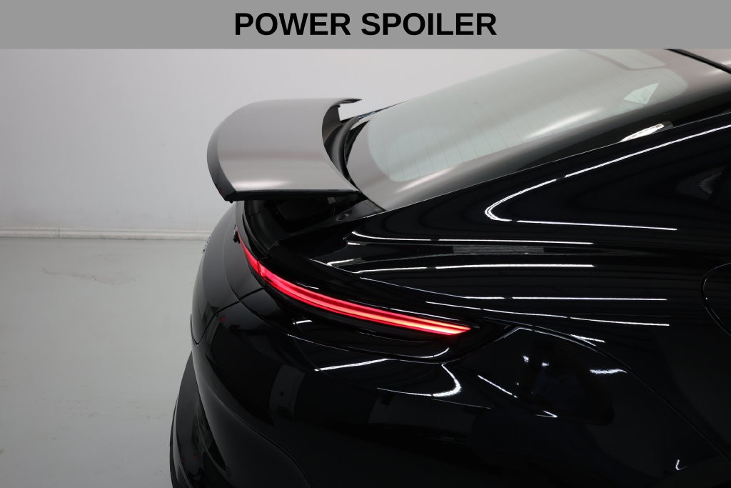Porsche Panamera Vehicle Full-screen Gallery Image 46