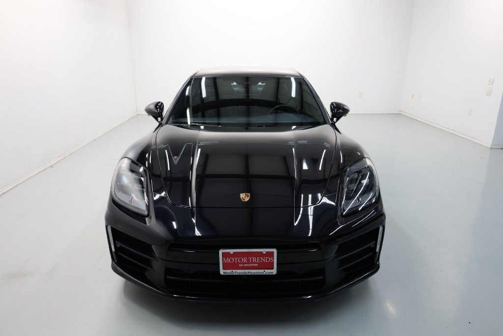Porsche Panamera Vehicle Full-screen Gallery Image 55