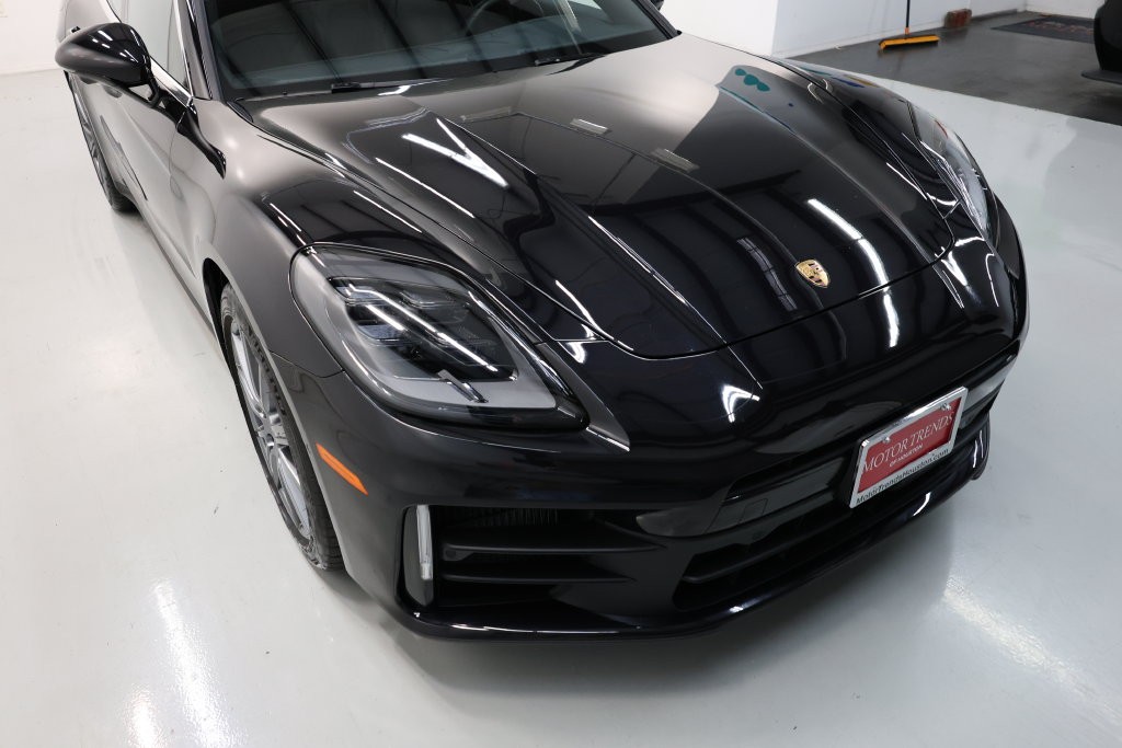 Porsche Panamera Vehicle Full-screen Gallery Image 57