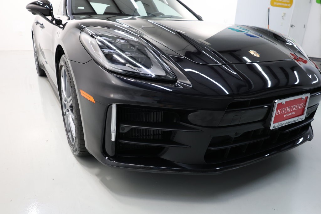 Porsche Panamera Vehicle Full-screen Gallery Image 58