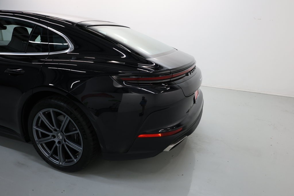 Porsche Panamera Vehicle Full-screen Gallery Image 59