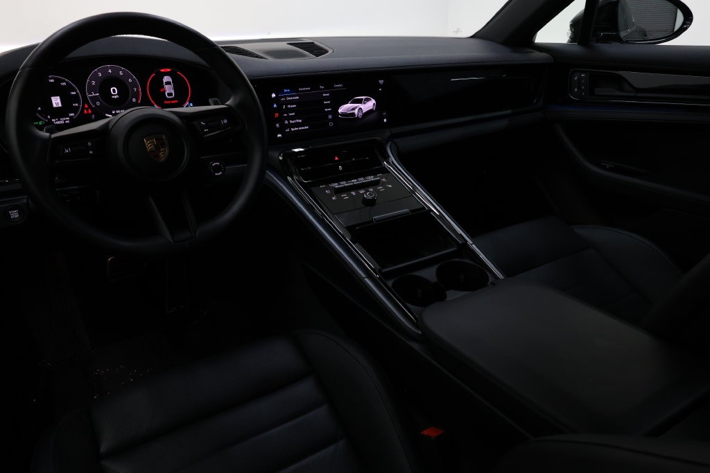Porsche Panamera Vehicle Full-screen Gallery Image 78
