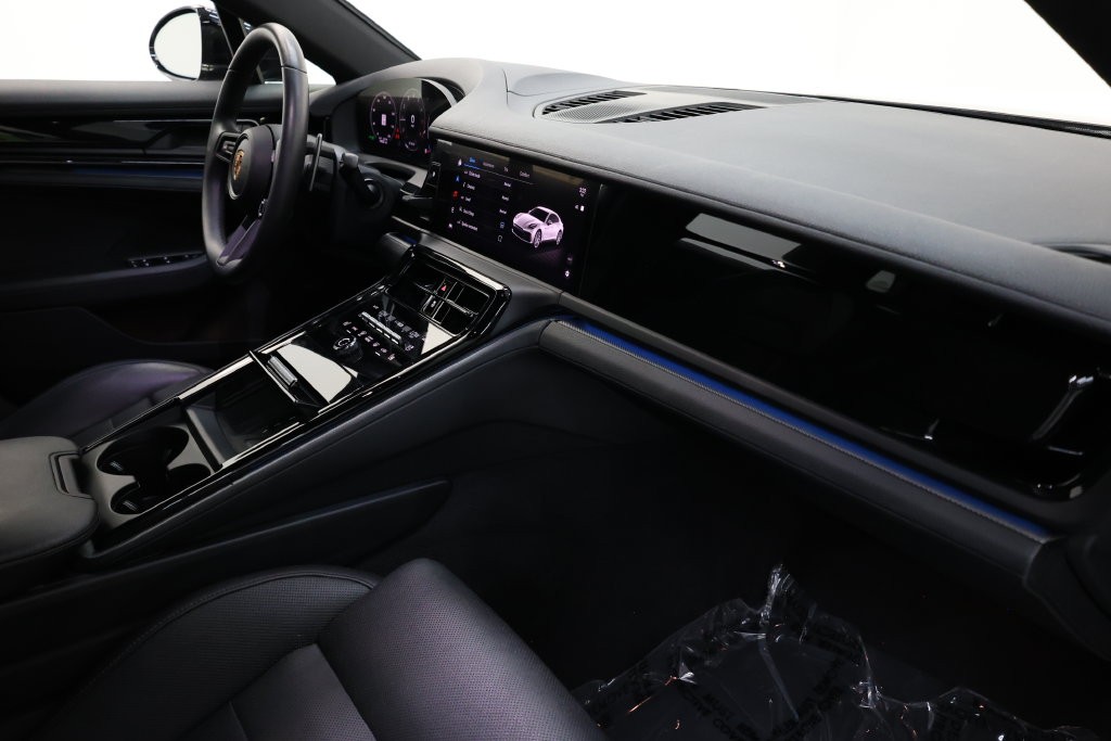 Porsche Panamera Vehicle Full-screen Gallery Image 79
