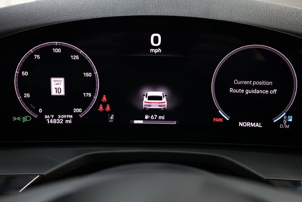 Porsche Panamera Vehicle Full-screen Gallery Image 82