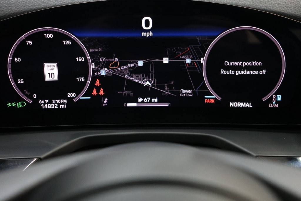 Porsche Panamera Vehicle Full-screen Gallery Image 86