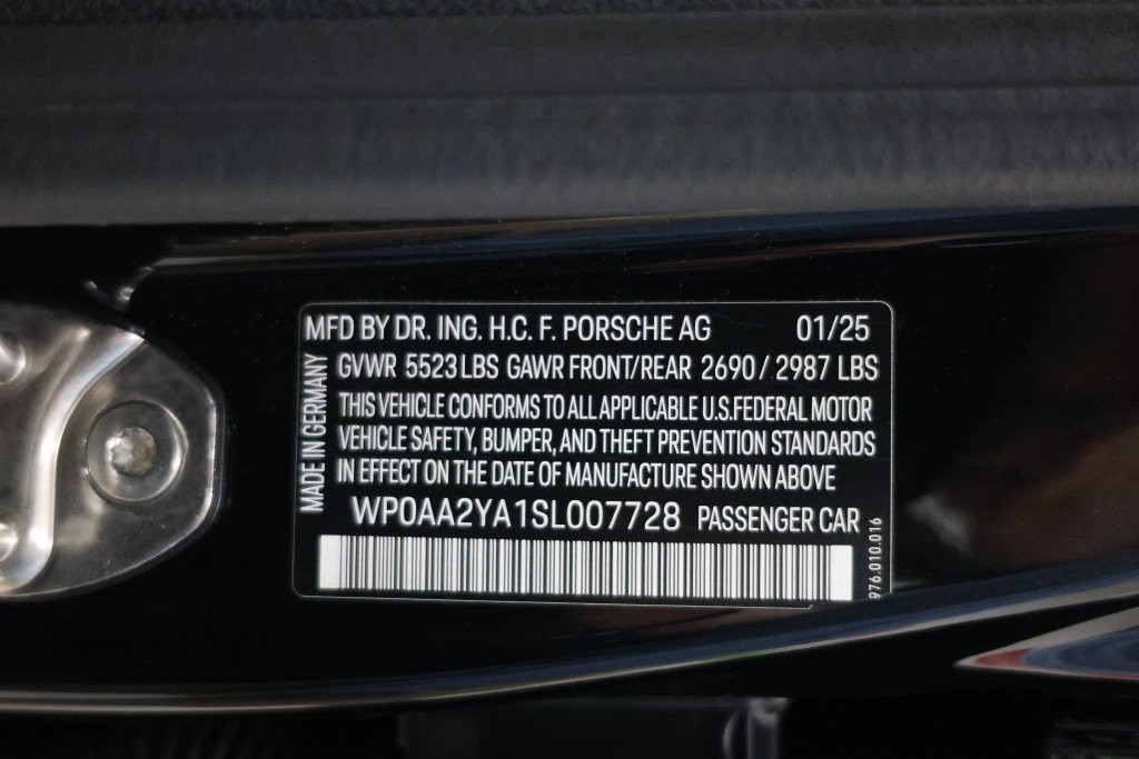 Porsche Panamera Vehicle Full-screen Gallery Image 92