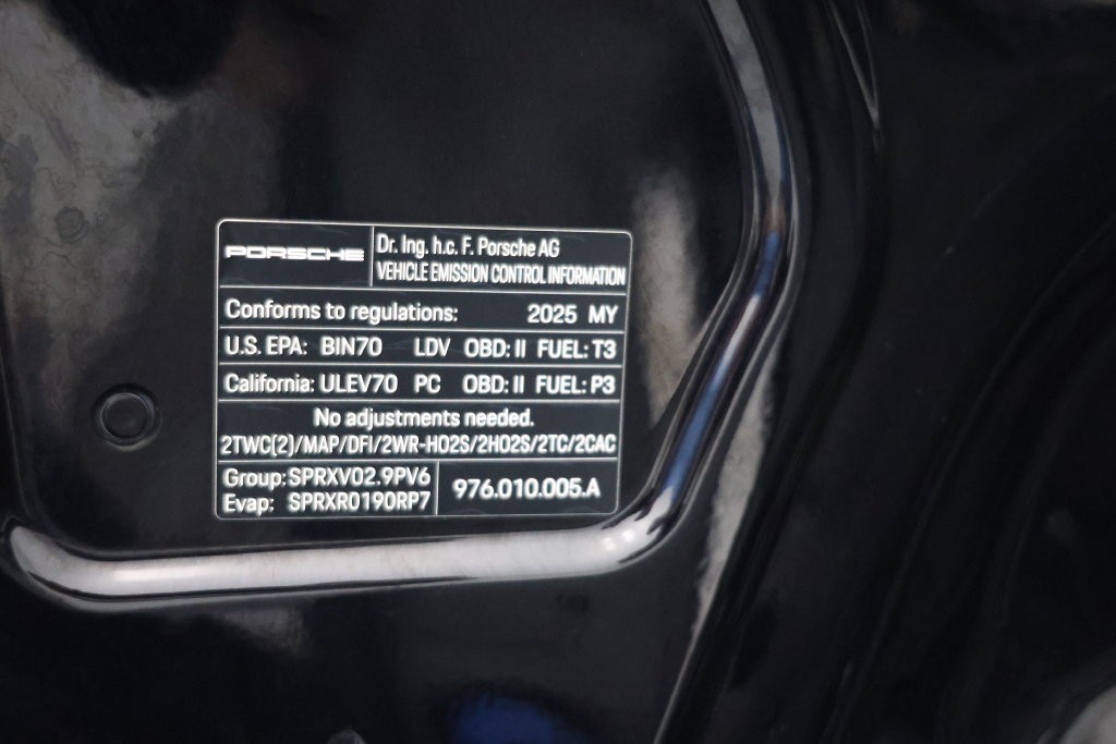 Porsche Panamera Vehicle Full-screen Gallery Image 94
