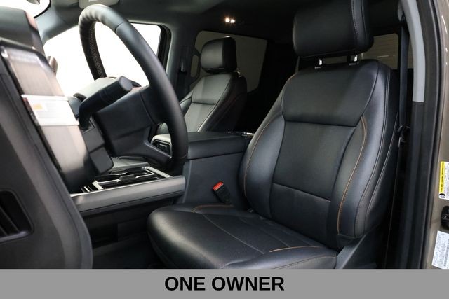 Ford F-350SD Vehicle Full-screen Gallery Image 09