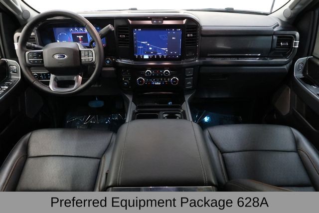 Ford F-350SD Vehicle Full-screen Gallery Image 13