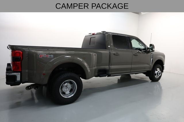Ford F-350SD Vehicle Full-screen Gallery Image 15