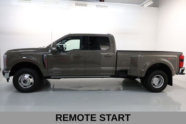 Ford F-350SD Vehicle Full-screen Gallery Image 24