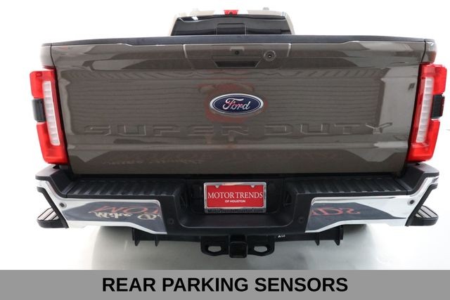 Ford F-350SD Vehicle Full-screen Gallery Image 26