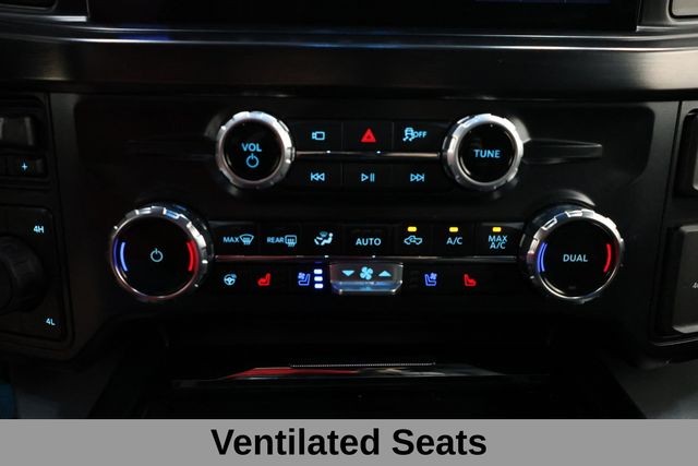 Ford F-350SD Vehicle Full-screen Gallery Image 31