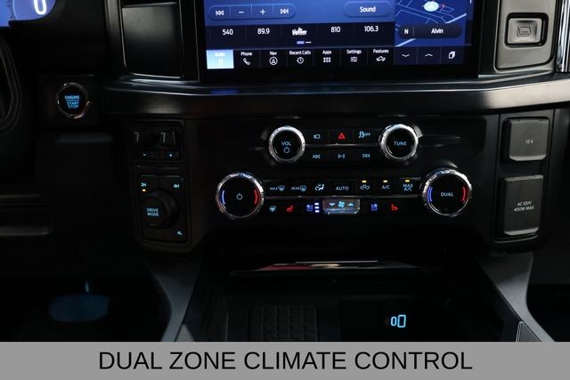 Ford F-350SD Vehicle Full-screen Gallery Image 33