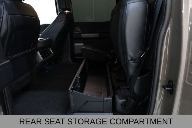 Ford F-350SD Vehicle Full-screen Gallery Image 48