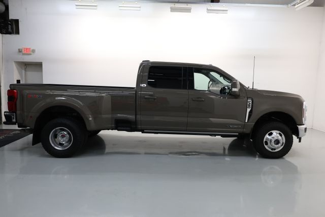 Ford F-350SD Vehicle Full-screen Gallery Image 55