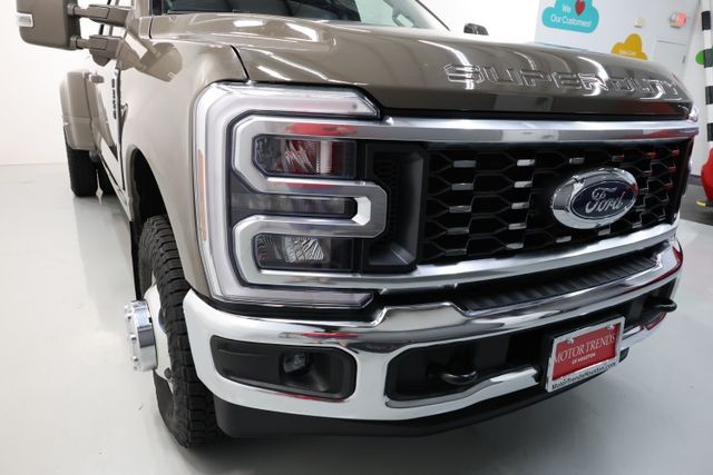 Ford F-350SD Vehicle Full-screen Gallery Image 57