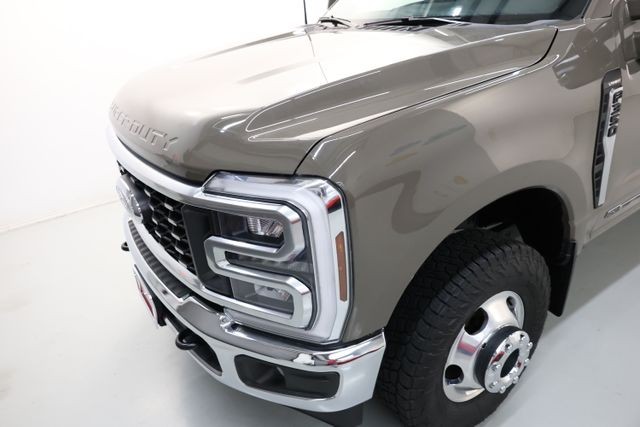 Ford F-350SD Vehicle Full-screen Gallery Image 58