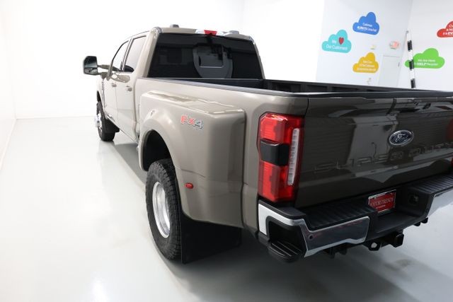 Ford F-350SD Vehicle Full-screen Gallery Image 61