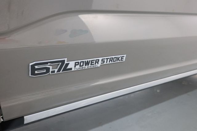Ford F-350SD Vehicle Full-screen Gallery Image 65