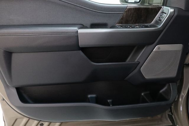 Ford F-350SD Vehicle Full-screen Gallery Image 67