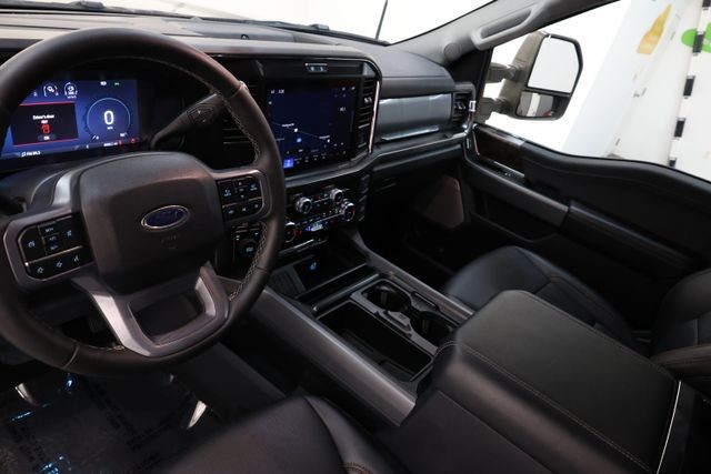Ford F-350SD Vehicle Full-screen Gallery Image 76