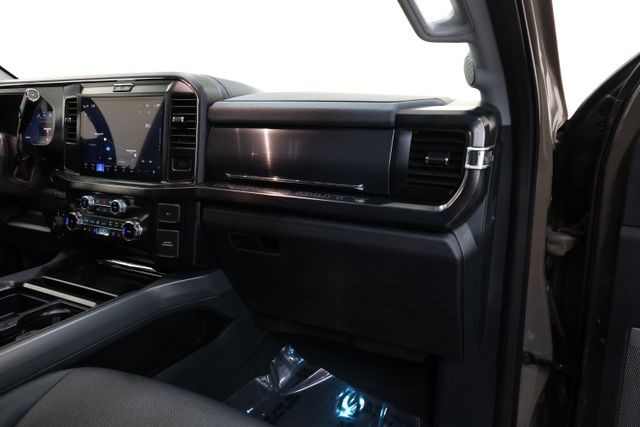 Ford F-350SD Vehicle Full-screen Gallery Image 82