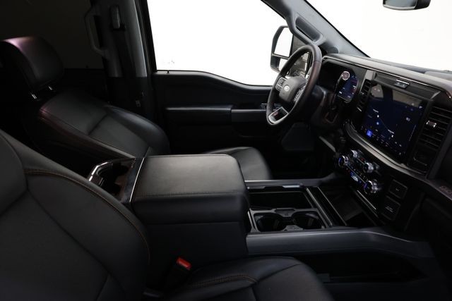 Ford F-350SD Vehicle Full-screen Gallery Image 83