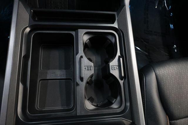 Ford F-350SD Vehicle Full-screen Gallery Image 87