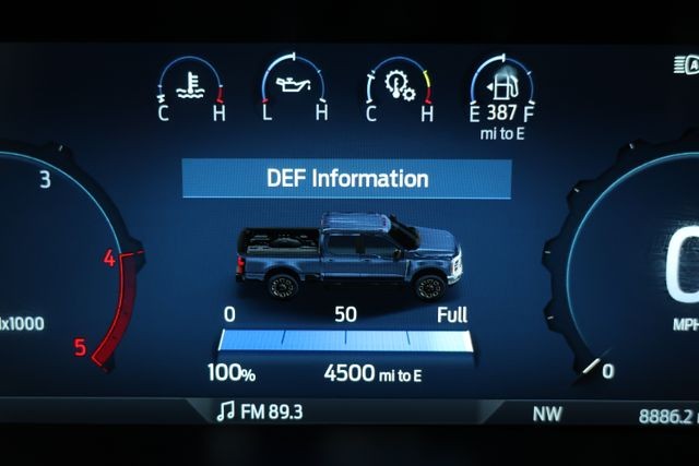 Ford F-350SD Vehicle Full-screen Gallery Image 93