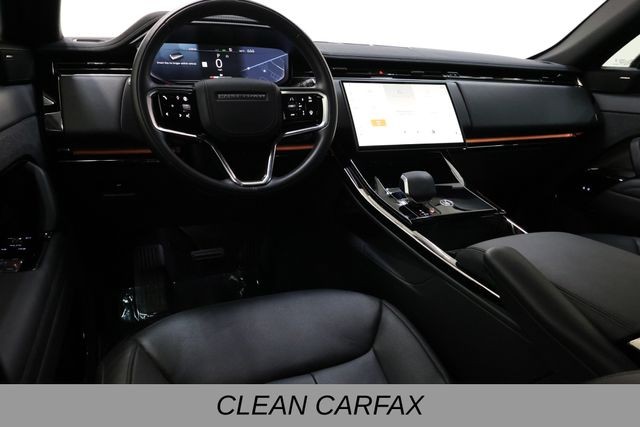 Land Rover Range Rover Sport Vehicle Full-screen Gallery Image 09