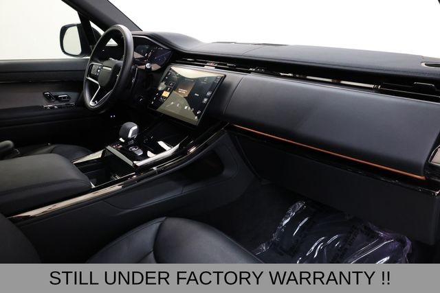 Land Rover Range Rover Sport Vehicle Full-screen Gallery Image 14