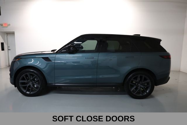 Land Rover Range Rover Sport Vehicle Full-screen Gallery Image 38