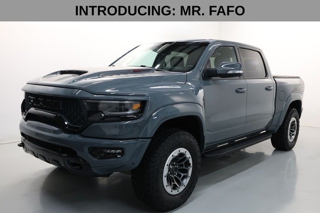 Ram 1500 Vehicle Full-screen Gallery Image 02