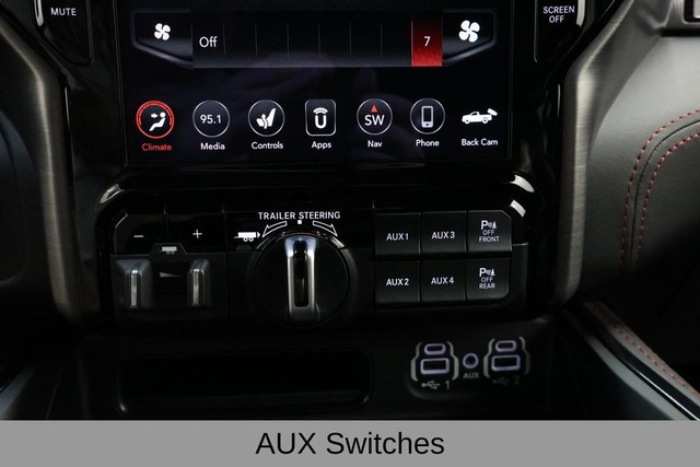 Ram 1500 Vehicle Full-screen Gallery Image 34