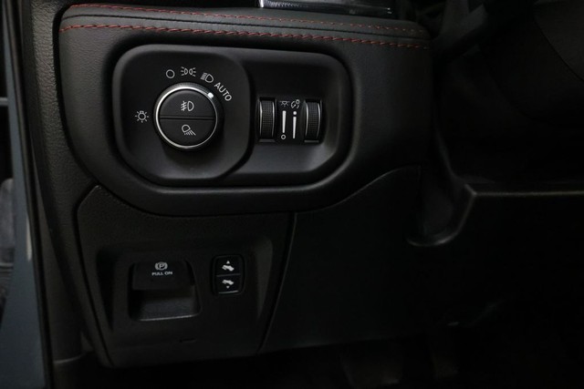 Ram 1500 Vehicle Full-screen Gallery Image 73