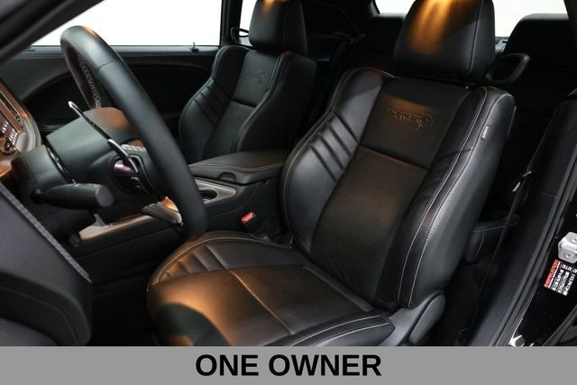 Dodge Challenger Vehicle Full-screen Gallery Image 10