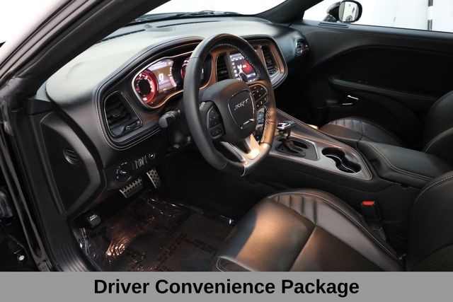 Dodge Challenger Vehicle Full-screen Gallery Image 12