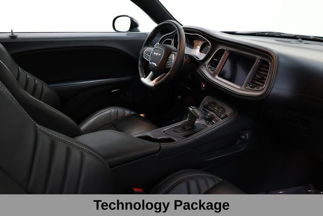 Dodge Challenger Vehicle Full-screen Gallery Image 13
