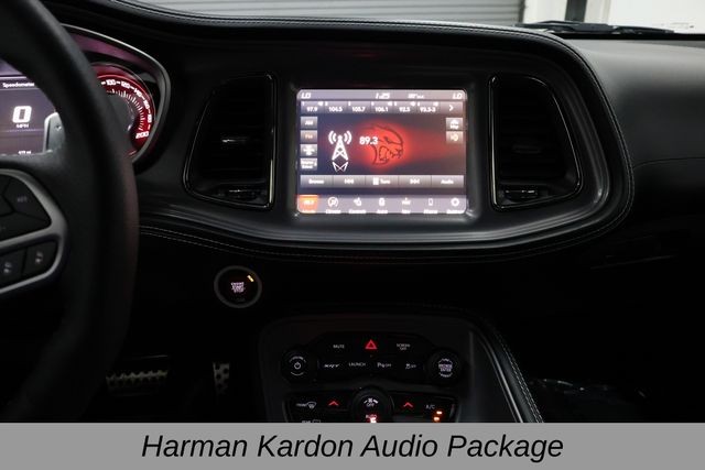Dodge Challenger Vehicle Full-screen Gallery Image 14