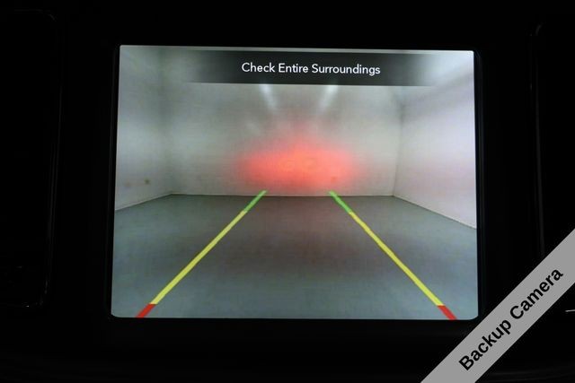 Dodge Challenger Vehicle Full-screen Gallery Image 19