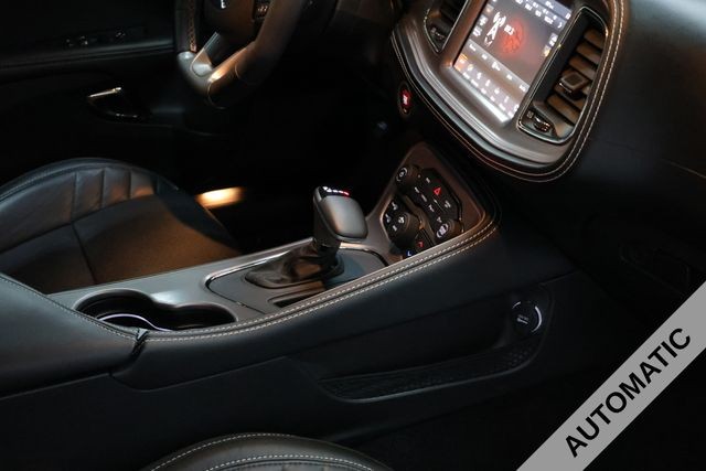 Dodge Challenger Vehicle Full-screen Gallery Image 22
