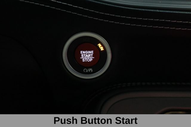 Dodge Challenger Vehicle Full-screen Gallery Image 23