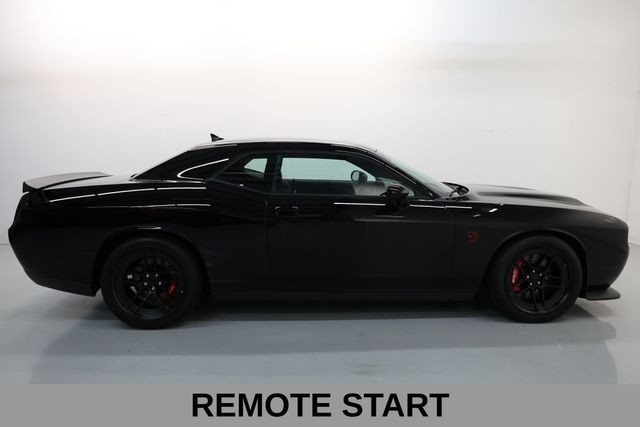 Dodge Challenger Vehicle Full-screen Gallery Image 24