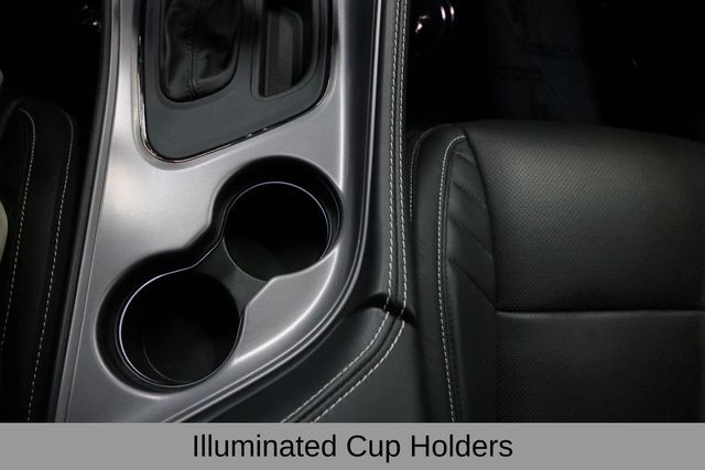 Dodge Challenger Vehicle Full-screen Gallery Image 33