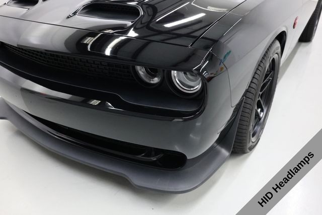 Dodge Challenger Vehicle Full-screen Gallery Image 46